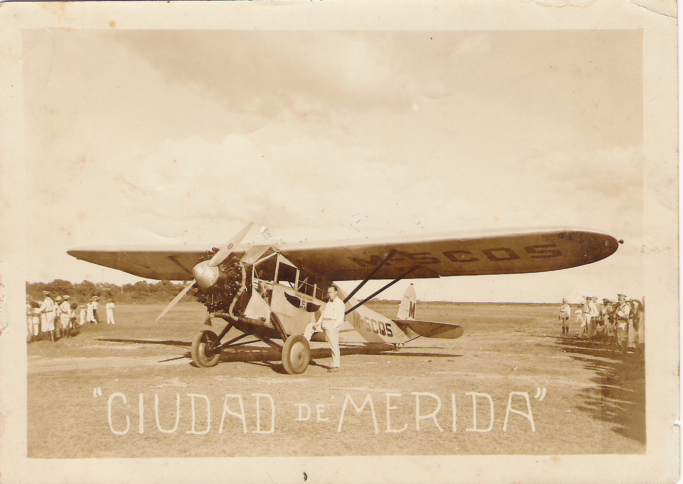 8. Avión Fairchild Ciudad de Mérida y el piloto americano B