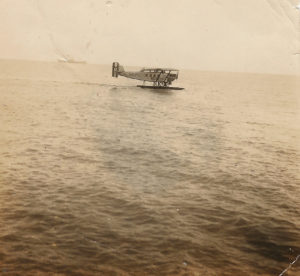 8. El hidroavión El Golfo en el puerto de Progreso, Yucatán